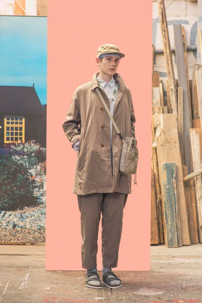 Look 11